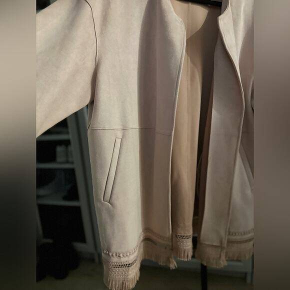 Zara jacket, boho chic and Coachella vibes! Size L never worn. Fringe - Picture 8 of 11